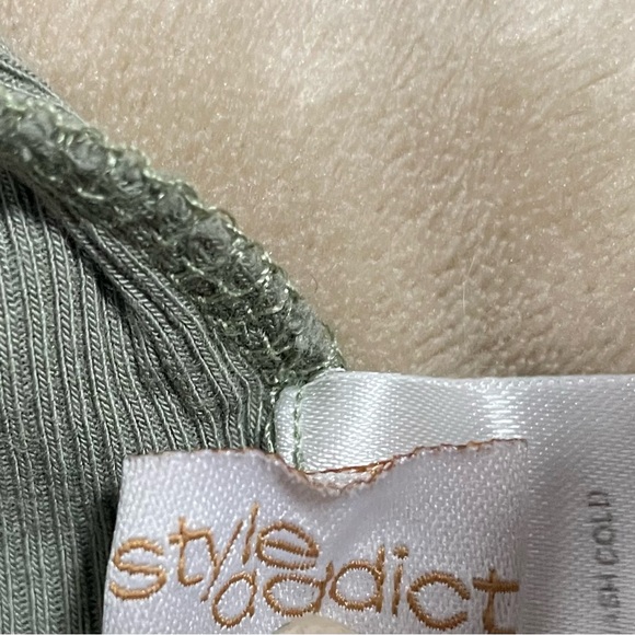 Style Addict Ribbed Green Tank Basic - Picture 5 of 5
